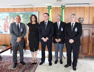 Lideranças médicas foram recebidas pelo presidente Bolsonaro no Palácio do Planalto