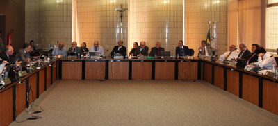 A decisão do CFM deverá ser revista em dois anos, quando serão avaliados novos elementos científicos.