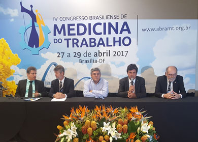 Ação nacional em defesa da Medicina e da saúde no Brasil foi o tema do simpósio
