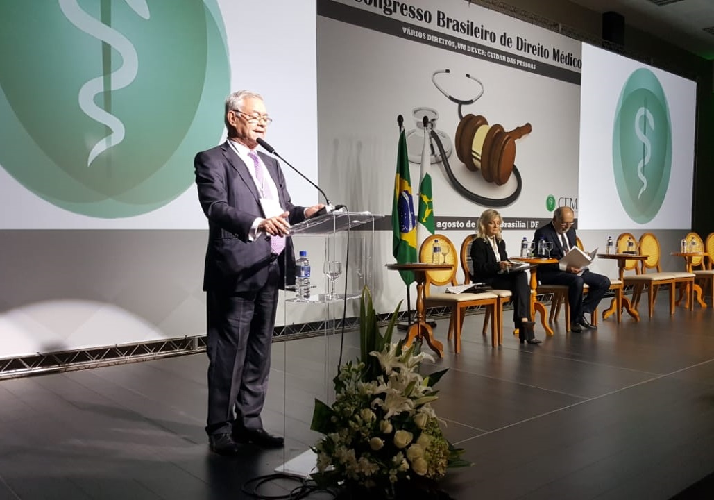 Germano Marques da Silva destacou a polêmica envolvida nas discussões sobre legalização da eutanásia em Portugal. 